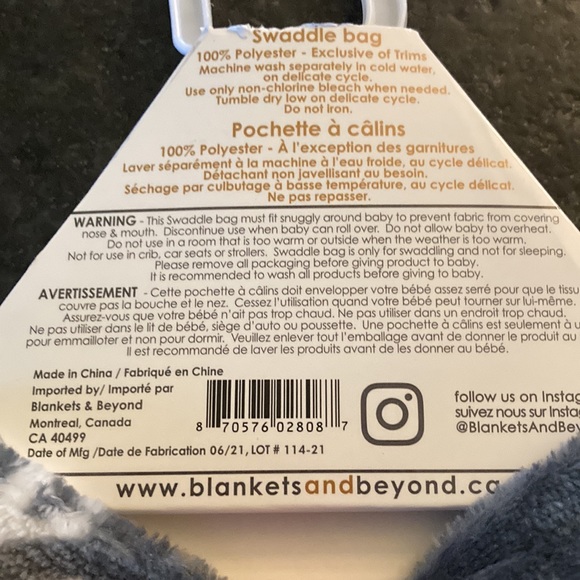 Blankets and Beyond Swaddle Bag 0-3M NWT Red Grey White Winter - Picture 4 of 4